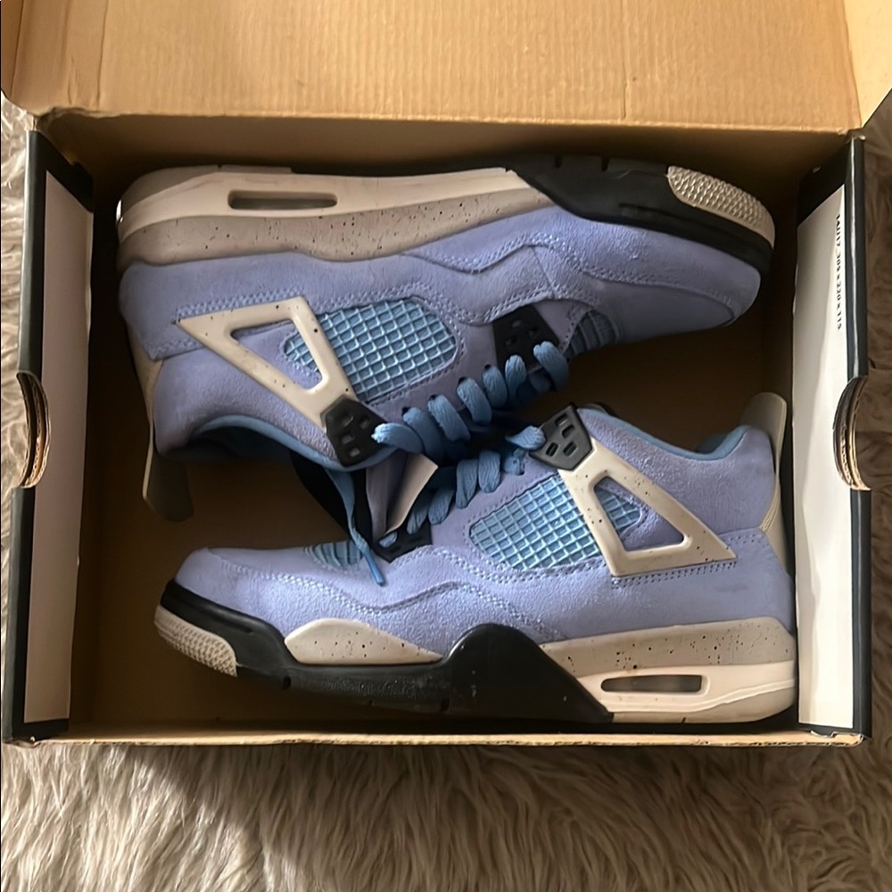 Jordan 4 UNC *USED*